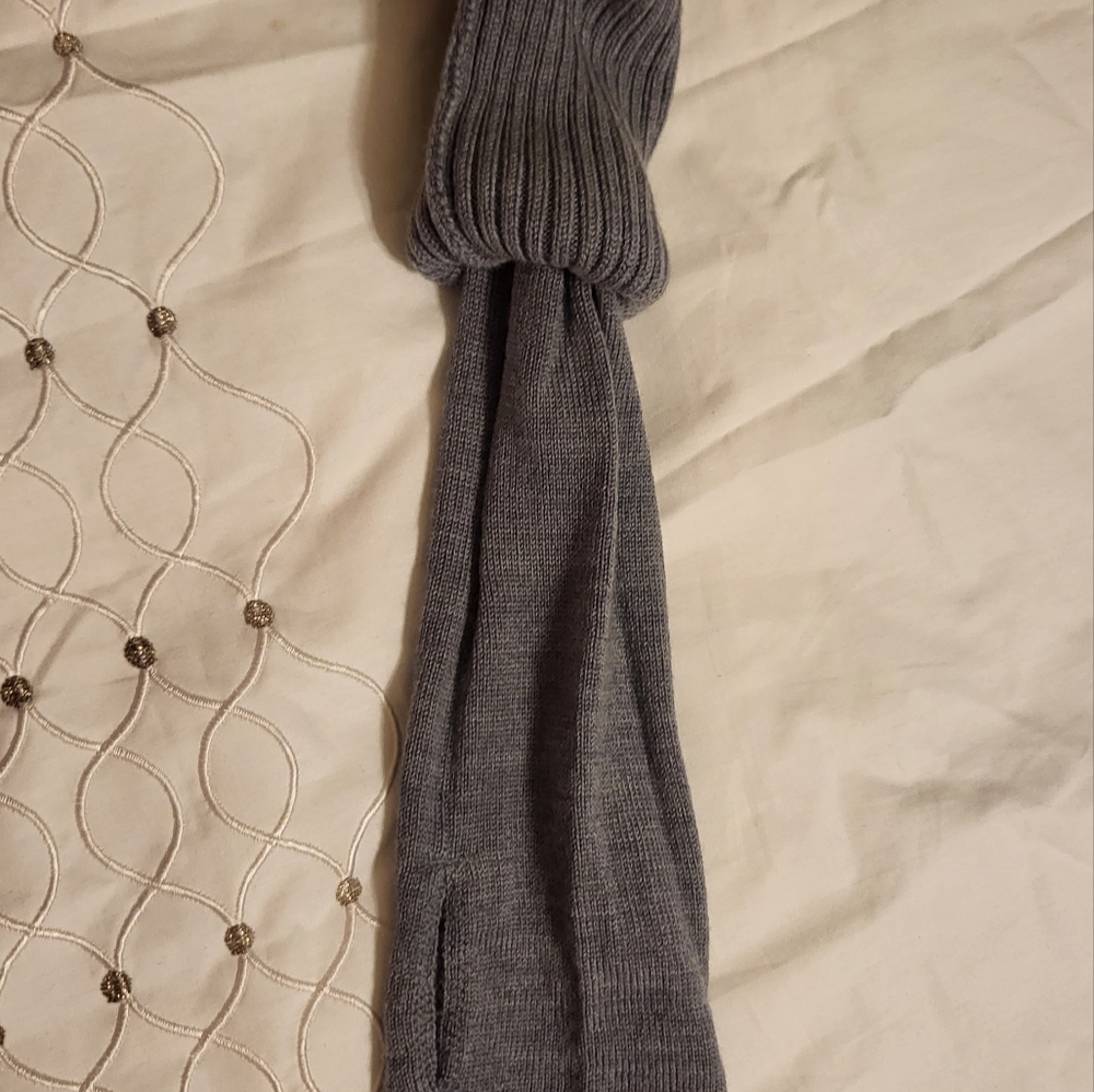 Lululemon Sweater - Picture 3 of 4